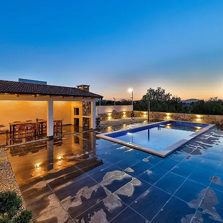 In With House A Panoramic View *